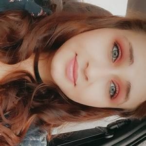 Meet your Posher, Whitney